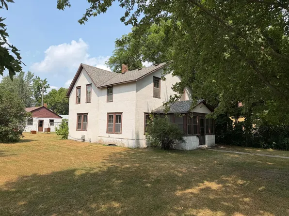 212 5th St SE, Little Falls, MN 56345