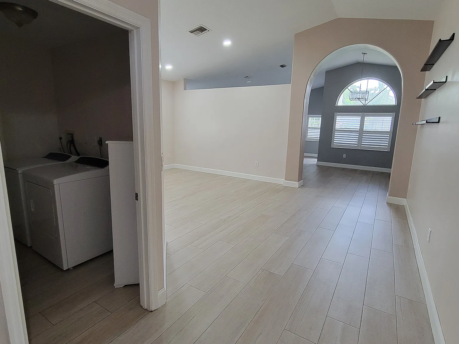 3 bed, 2262 sqft, $3,900 — Photo 4