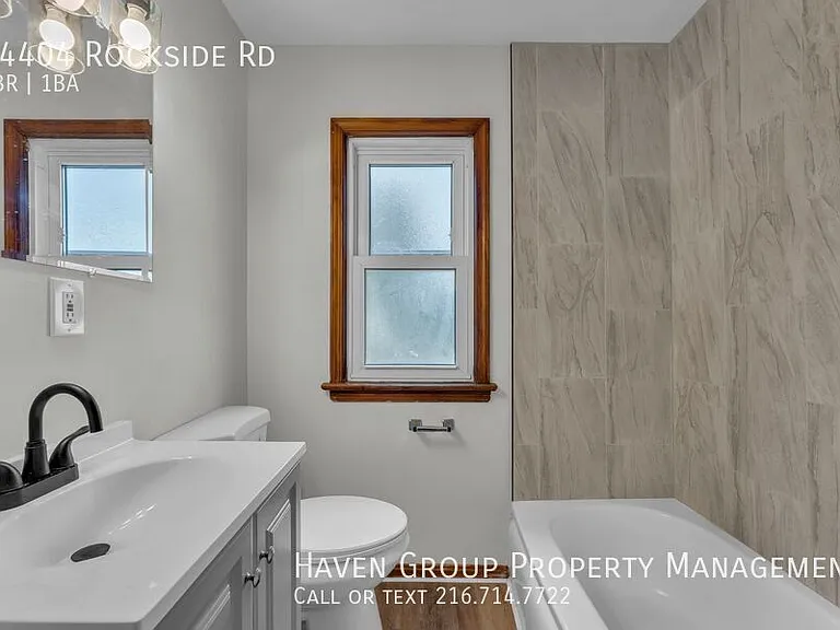 14404 Rockside Rd — Photo 17