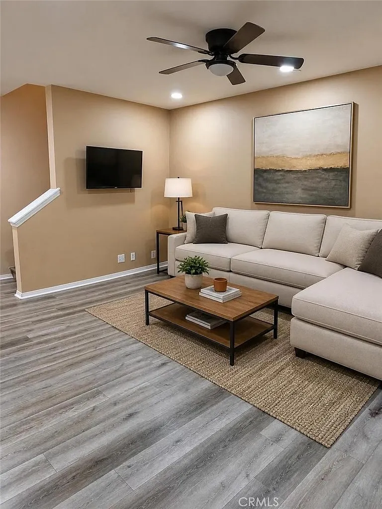 3 bed, 2.5 bath, 1685 sqft, $3,400 — Photo 2