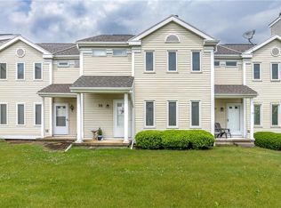 33 Mule Path Cir, Rochester, NY 14606