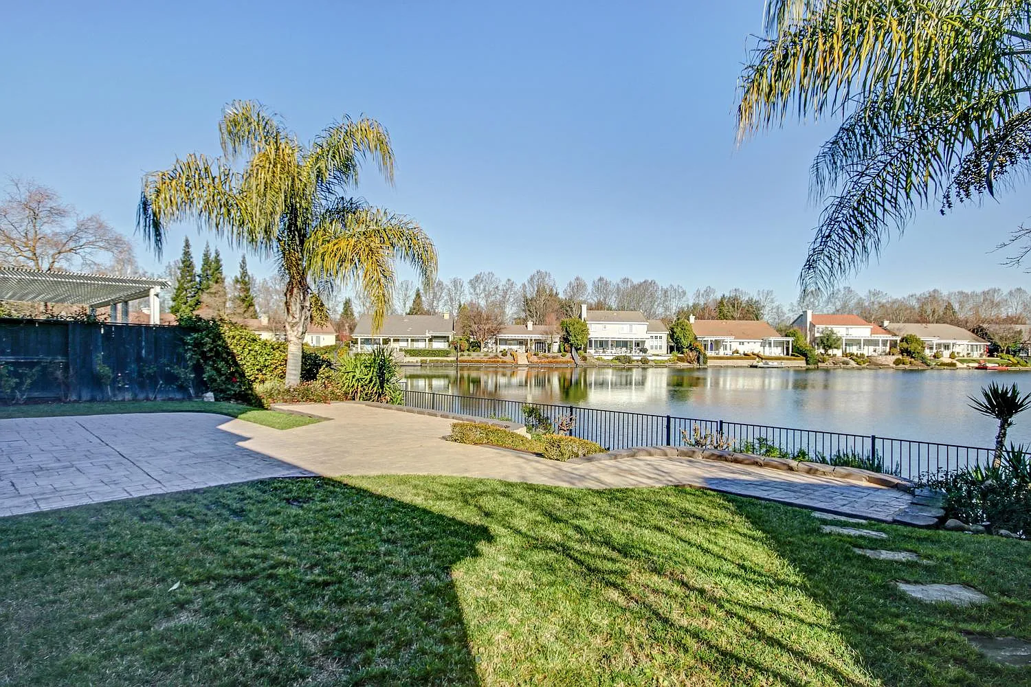4141 Pinehurst Cir photo 1