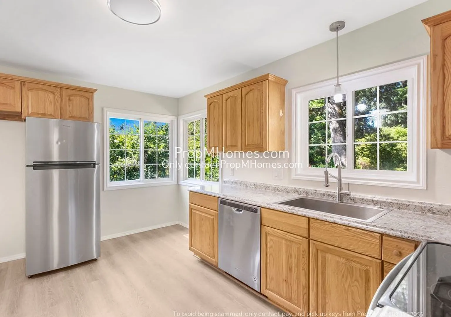 Charming 2-Bedroom Home on a Spacious SW Portland Lot! — Photo 4