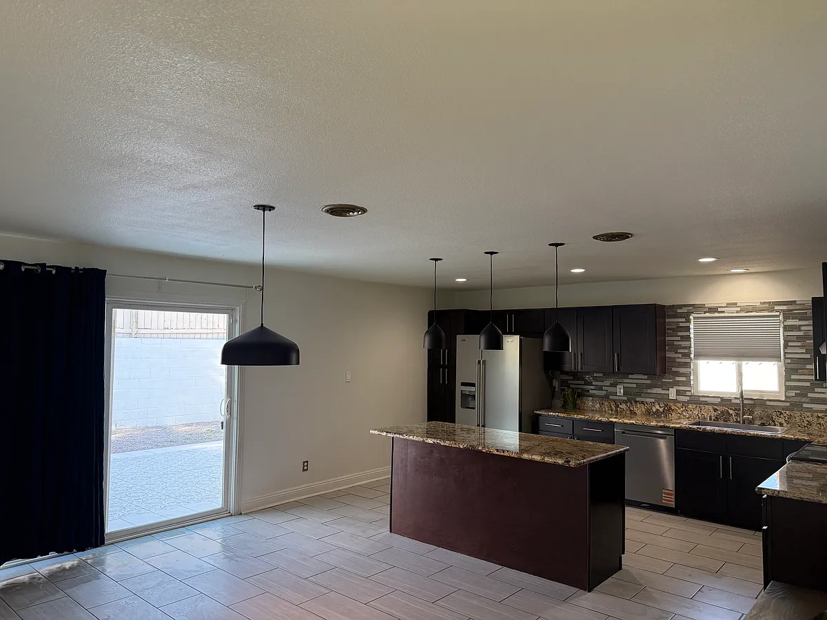 Building Photo - 1662 Sombrero Dr