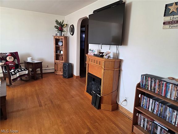 4th image of 808 Kenilworth Ave