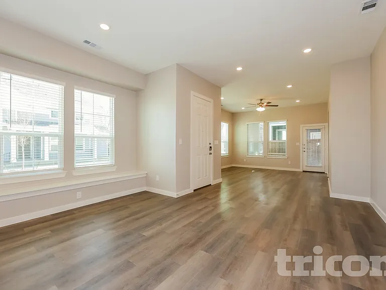 853 Summer Plum Way — Photo 2