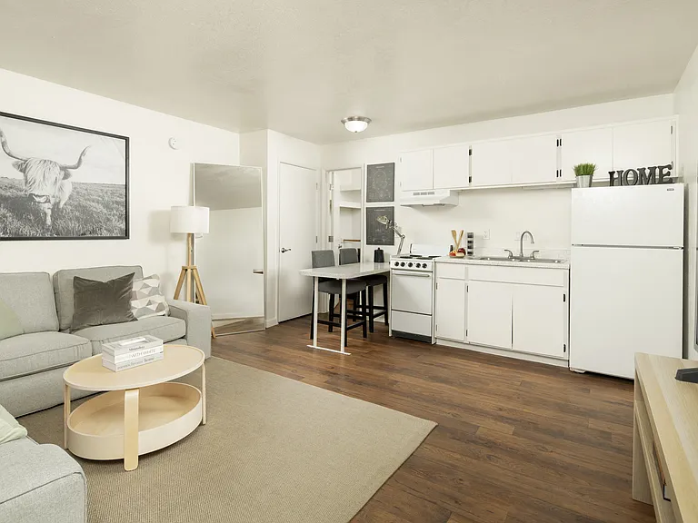Pantano Crossing Apartments — Photo 12