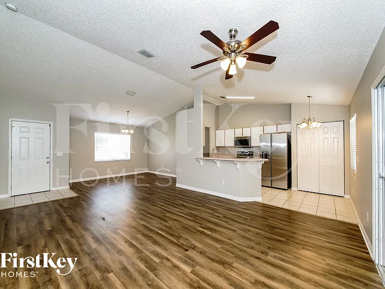 8 Wild Oak Pl — Photo 2
