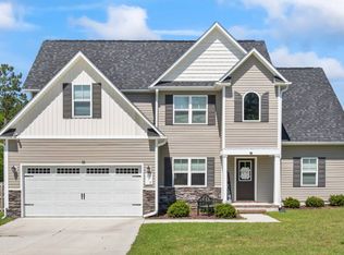 310 Vintage Ct, Hubert, NC 28539