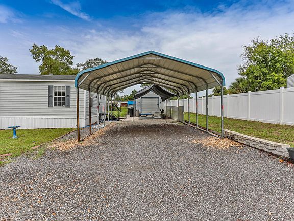 4th image of 17113 Harmony Dr