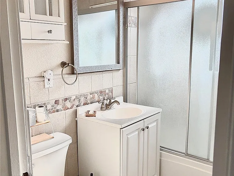 6131 Glenwood Dr — Photo 11