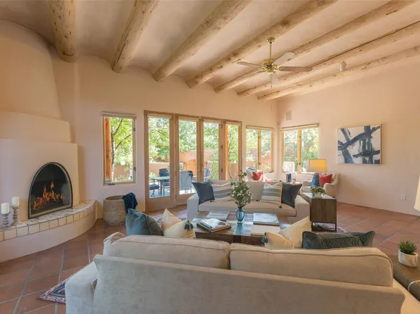 103 1/2 Victoria St, Santa Fe, NM 87505