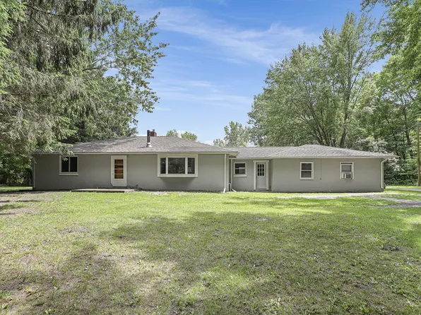 2718 Coloma Rd, Benton Harbor, MI 49022