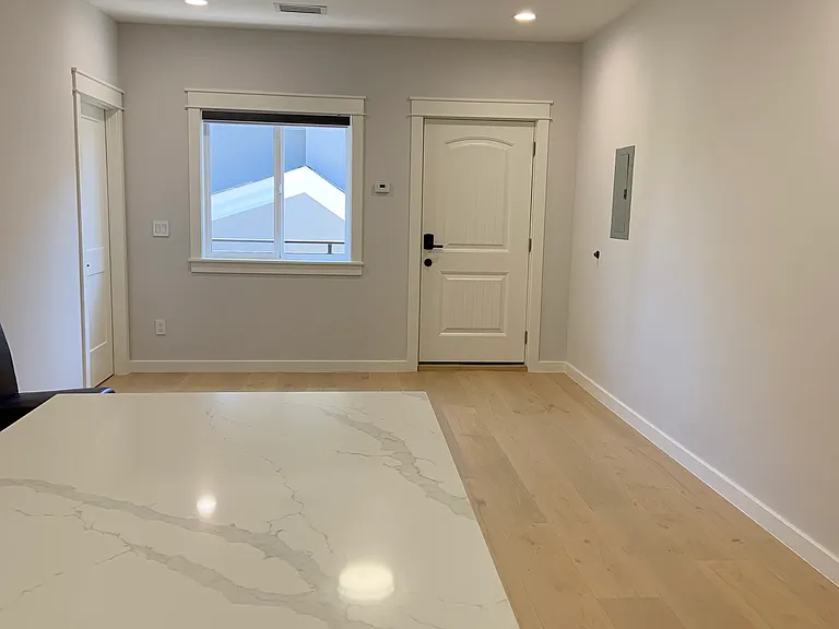 1552A Cypress Ave — Photo 5