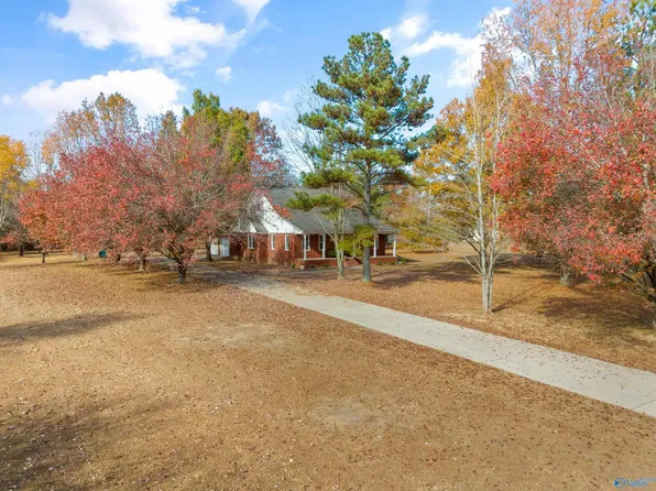 270 Dollywood Dr, Toney, AL 35773