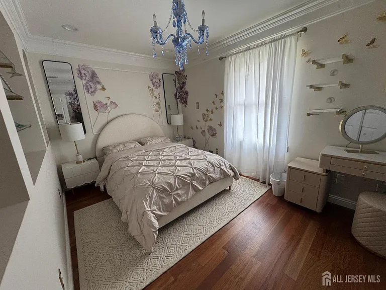 5 Hollywood St — Photo 20