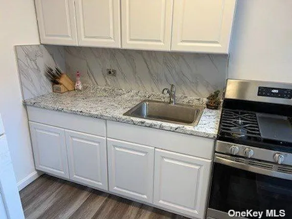 21101 75th Ave APT 6K, Oakland Gardens, NY 11364