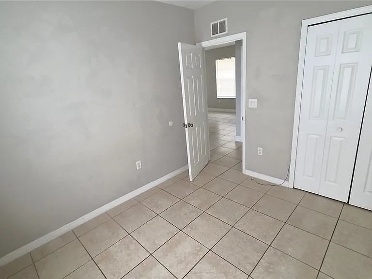 207 E 8th St — Photo 20