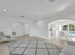 280 NE Spanish Ct, Boca Raton, FL 33432