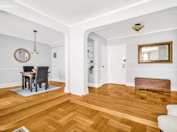 300 West 72nd Street image 2 of 9