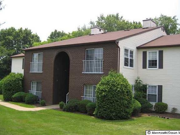 2nd image of 702-6 Zlotkin Cir