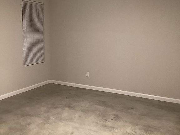 4th image of 4483 Sunny View Dr