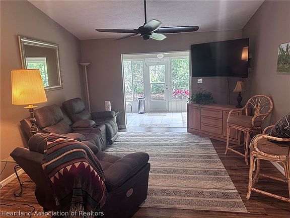 4th image of 229 Country Club Dr