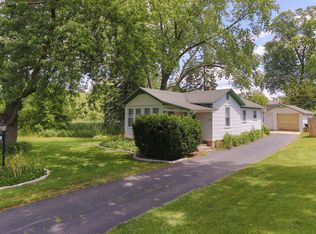 181 2nd St, Elgin, IL 60123