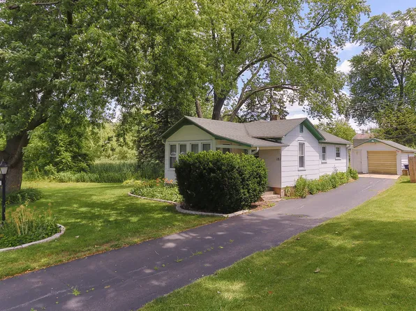 181 2nd St, Elgin, IL 60123