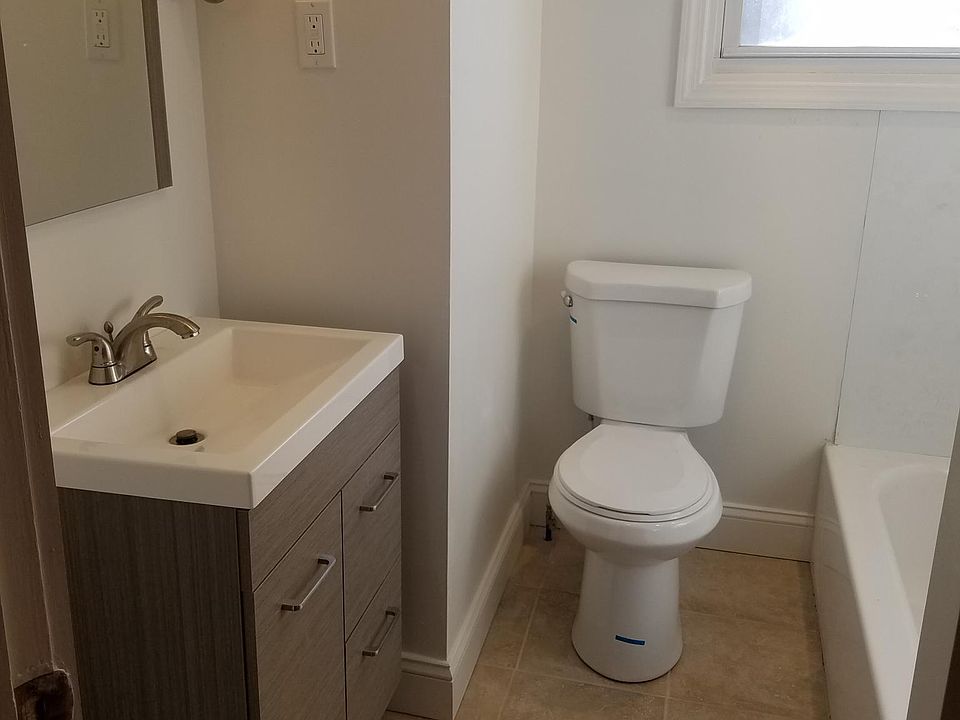 2nd image of 320 Thomson Ave