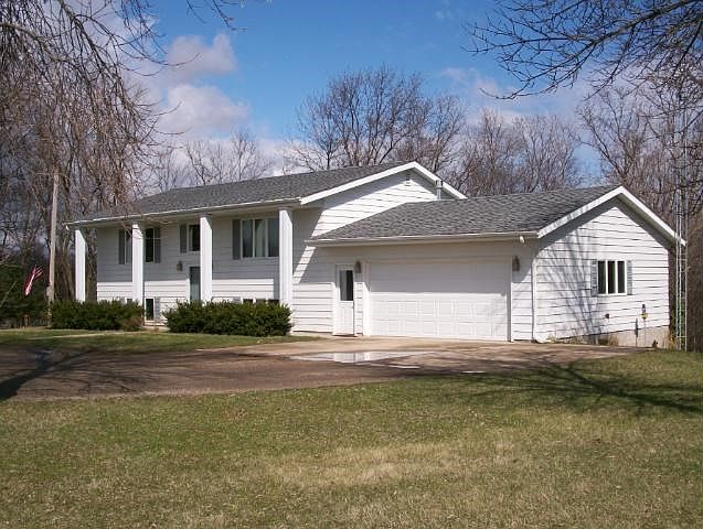 1st image of 525 Hooterville Ave