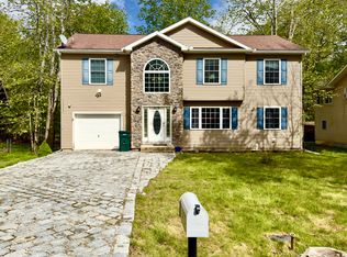 7075 Boulder Ct, Tobyhanna, PA