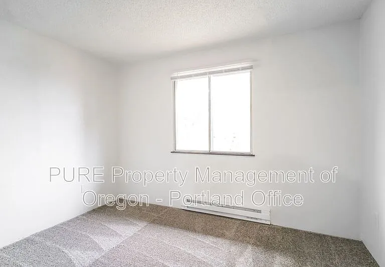 Parkway Garden — Photo 13