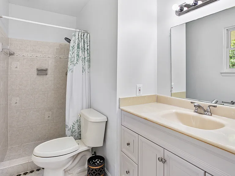 4227 University Dr — Photo 22