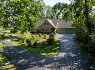 7 Old Hunt Rd, Northfield, IL 60093