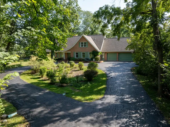 7 Old Hunt Rd, Northfield, IL 60093