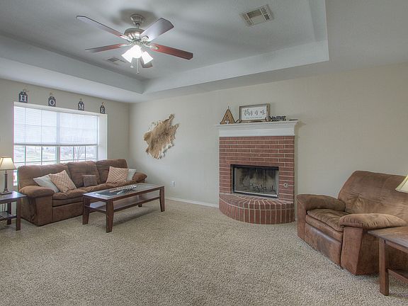 4th image of 120 W Lee Ave