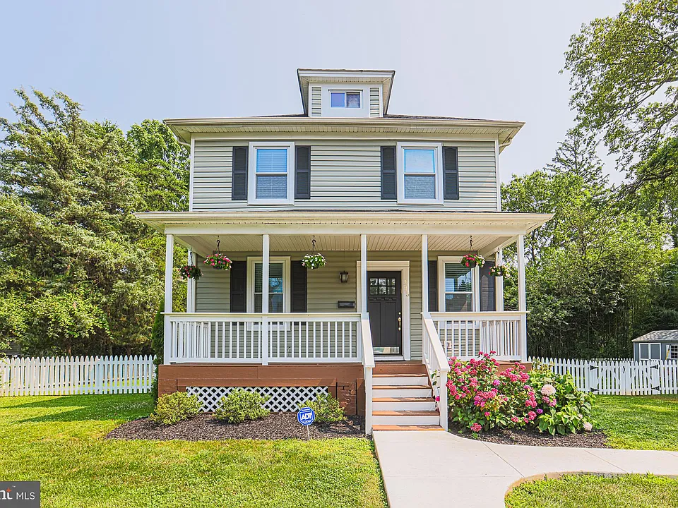 215 Clarendon Ave