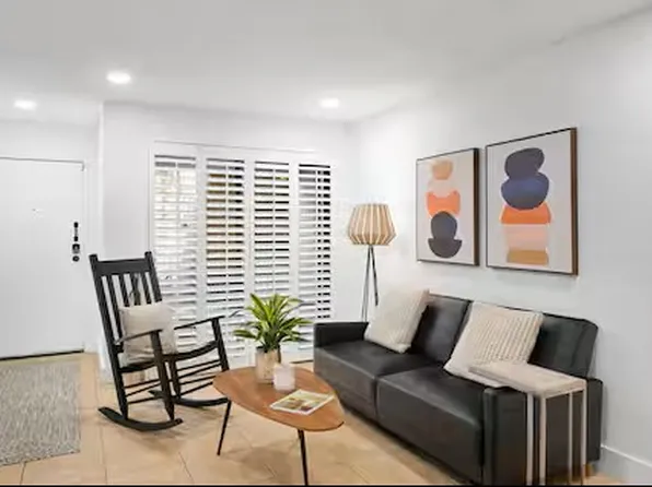 701 N Los Felices Cir W, Palm Springs, CA 92262