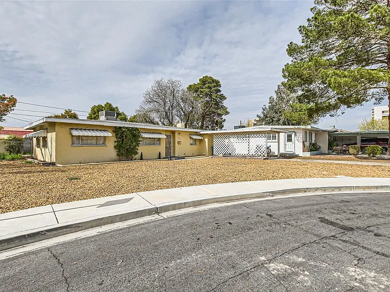 1132 Pahor Dr — Photo 28