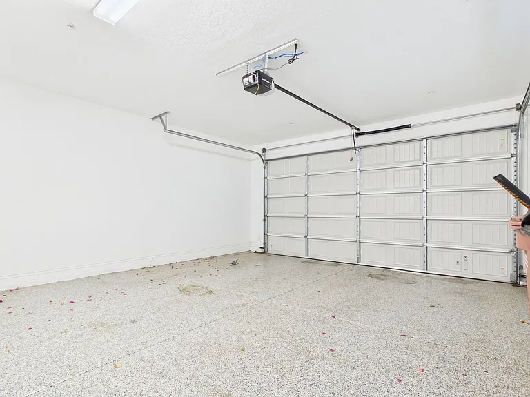 7001 E Portland St — Photo 42