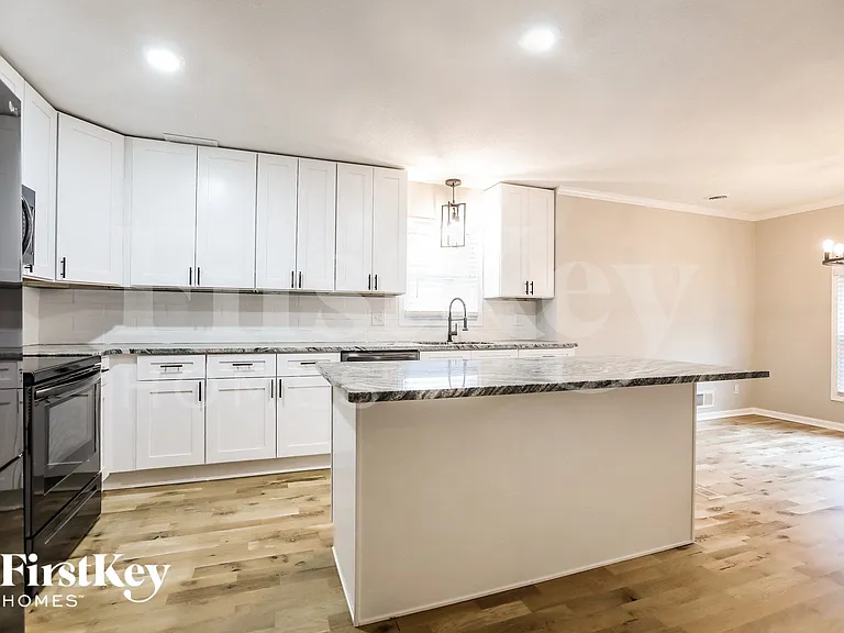 12404 W 100th St — Photo 5