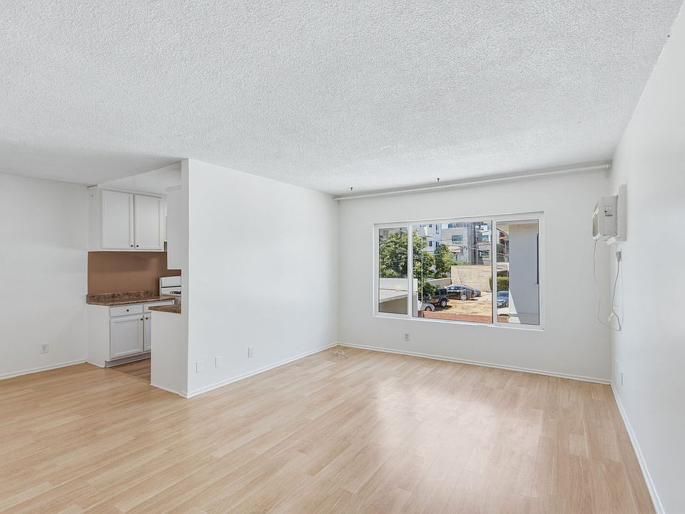 1st image of 1127 Lillian Way APT 4
