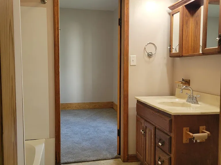 423 W Main St — Photo 7