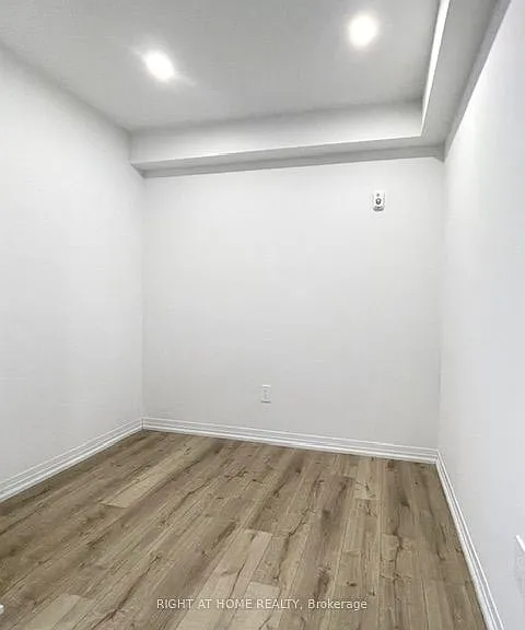 15 Kneeshaw Dr #102 — Photo 22