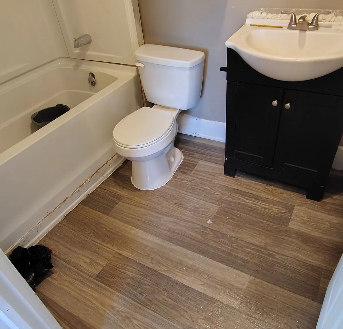 3 bed, 1101 sqft, $1,050 — Photo 2