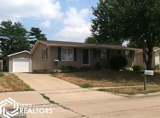 2232 Cherokee Dr, Burlington, IA 52601