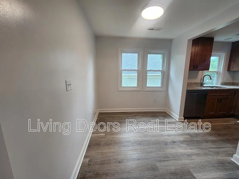 1 bed, 1.0 bath, $800 — Photo 4