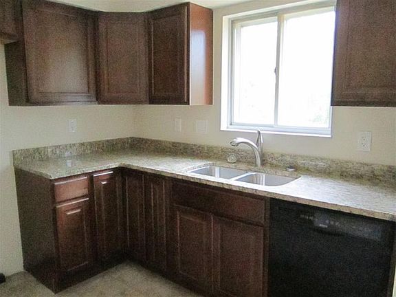 3rd image of 3404 Lindenwood Dr