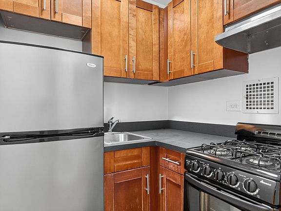 5th image of 150 E 30th St APT 3B